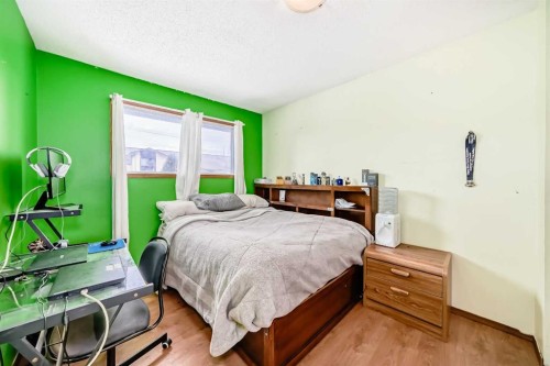 5411 Temple Road Ne, Calgary, AB - Indoor Photo Showing Bedroom