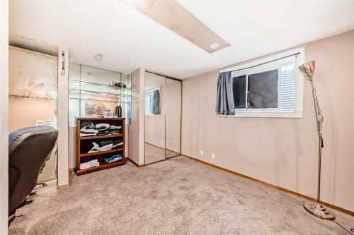 5411 Temple Road Ne, Calgary, AB - Indoor Photo Showing Other Room