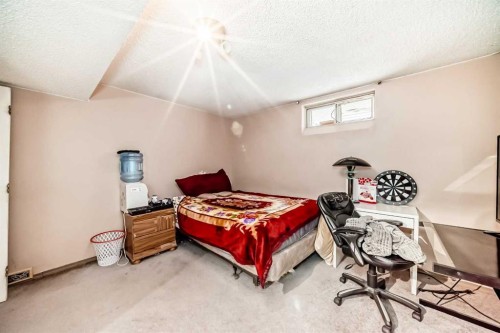 5411 Temple Road Ne, Calgary, AB - Indoor Photo Showing Bedroom