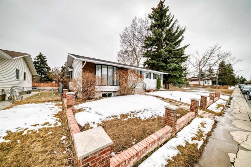 5411 Temple Road Ne, Calgary, AB - Outdoor