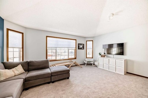15 Citadel Meadow Grove Nw, Calgary, AB - Indoor Photo Showing Living Room