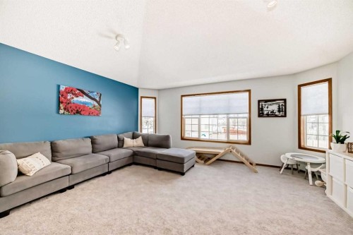 15 Citadel Meadow Grove Nw, Calgary, AB - Indoor Photo Showing Living Room