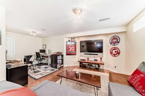 15 Citadel Meadow Grove Nw, Calgary, AB - Indoor Photo Showing Living Room