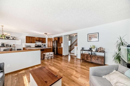 15 Citadel Meadow Grove Nw, Calgary, AB - Indoor Photo Showing Living Room