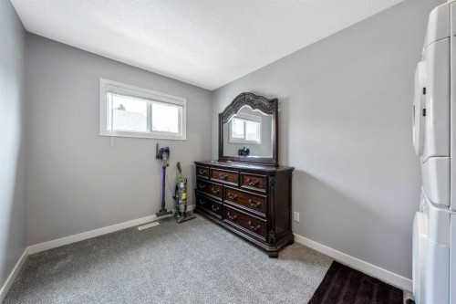 28 Riverbirch Place Se, Calgary, AB - Indoor