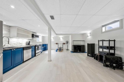 28 Riverbirch Place Se, Calgary, AB - Indoor Photo Showing Kitchen