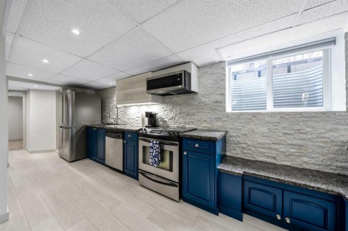 28 Riverbirch Place Se, Calgary, AB - Indoor Photo Showing Kitchen