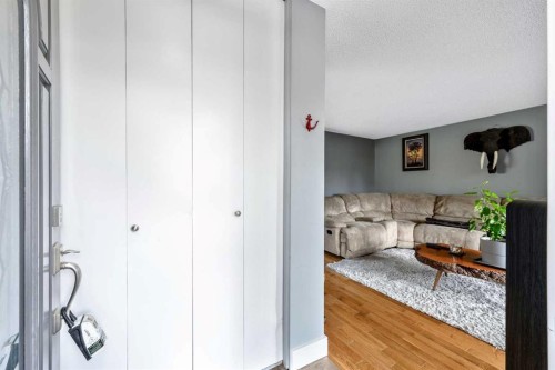 28 Riverbirch Place Se, Calgary, AB - Indoor