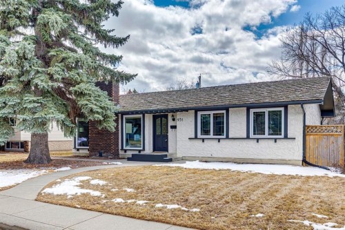 931 Parkwood Drive Se, Calgary, AB - Outdoor