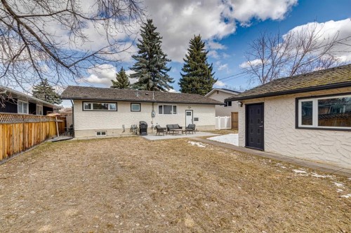 931 Parkwood Drive Se, Calgary, AB - Outdoor