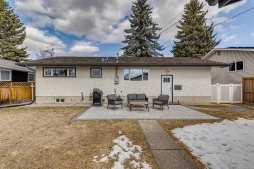 931 Parkwood Drive Se, Calgary, AB - Outdoor