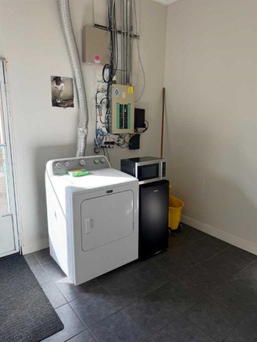 3151 34 Avenue Se, Calgary, AB 