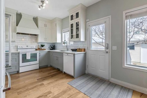 119 Citadel Lane Nw, Calgary, AB - Indoor Photo Showing Kitchen
