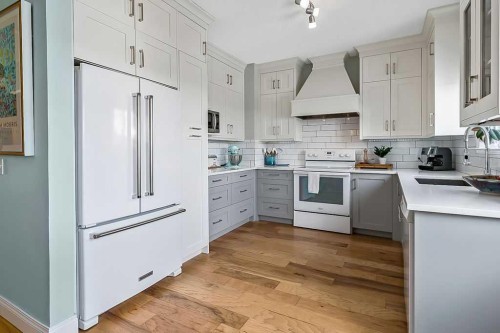 119 Citadel Lane Nw, Calgary, AB - Indoor Photo Showing Kitchen