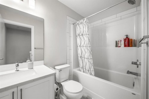 306 Evanscrest Square Nw, Calgary, AB - Indoor Photo Showing Bathroom