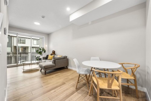 306 Evanscrest Square Nw, Calgary, AB - Indoor