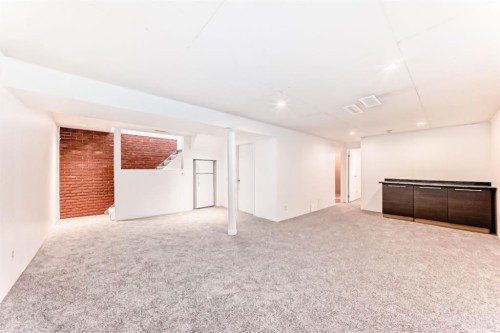 1277 Lake Sylvan Drive Se, Calgary, AB - Indoor Photo Showing Other Room