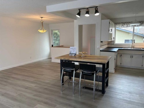 1277 Lake Sylvan Drive Se, Calgary, AB - Indoor Photo Showing Dining Room