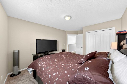 238 Royal Birch View Nw, Calgary, AB - Indoor Photo Showing Bedroom