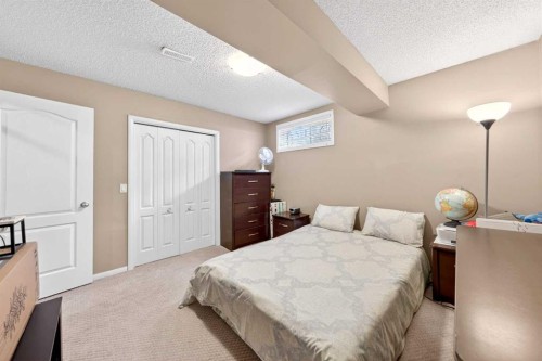 238 Royal Birch View Nw, Calgary, AB - Indoor Photo Showing Bedroom