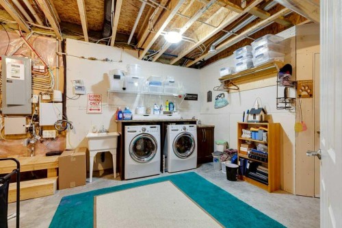 279 Coopers Hill Sw, Airdrie, AB - Indoor Photo Showing Laundry Room