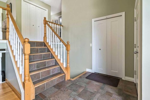 141 Shawfield Way Sw, Calgary, AB - Indoor Photo Showing Other Room