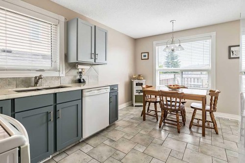 141 Shawfield Way Sw, Calgary, AB - Indoor