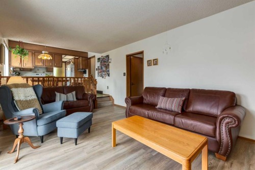 68 Silver Ridge Court Nw, Calgary, AB - Indoor Photo Showing Living Room