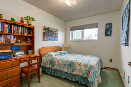 68 Silver Ridge Court Nw, Calgary, AB - Indoor Photo Showing Bedroom