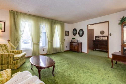 68 Silver Ridge Court Nw, Calgary, AB - Indoor Photo Showing Other Room