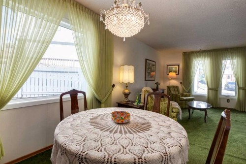 68 Silver Ridge Court Nw, Calgary, AB - Indoor Photo Showing Dining Room