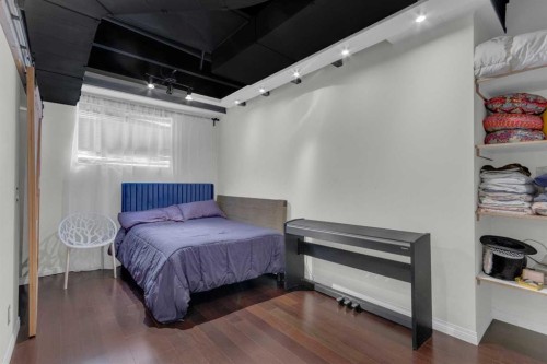 14 Inverness Close Se, Calgary, AB - Indoor Photo Showing Bedroom