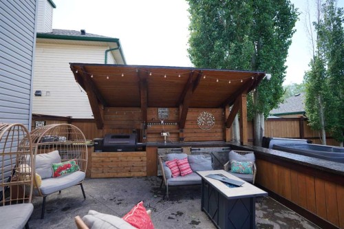 14 Inverness Close Se, Calgary, AB 