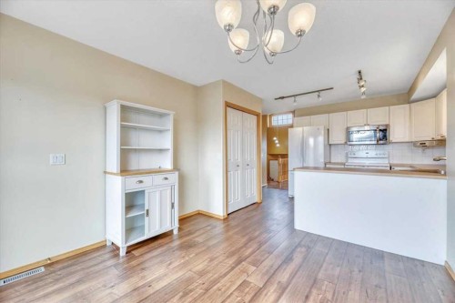 27 Aspen Creek Way, Strathmore, AB - Indoor Photo Showing Kitchen