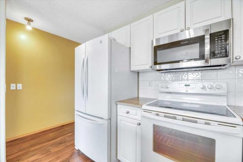 27 Aspen Creek Way, Strathmore, AB - Indoor Photo Showing Kitchen