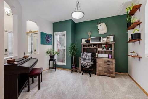 96 Chapala Square Se, Calgary, AB - Indoor Photo Showing Office