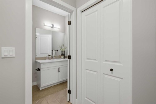 147 Belvedere Crescent Se, Calgary, AB - Indoor Photo Showing Bathroom