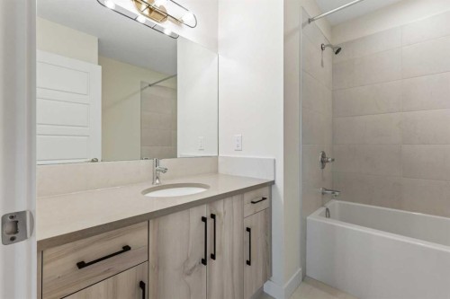12 Waterford Glen, Chestermere, AB - Indoor Photo Showing Bathroom