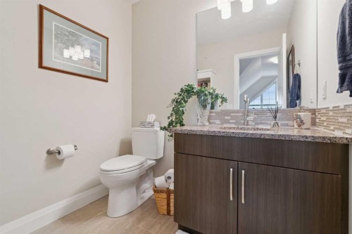 2410-15 Sunset Square, Cochrane, AB - Indoor Photo Showing Bathroom
