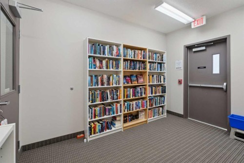 2410-15 Sunset Square, Cochrane, AB - Indoor Photo Showing Office