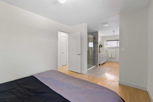 38 Westwood Drive Sw, Calgary, AB - Indoor Photo Showing Other Room