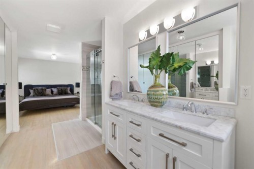 38 Westwood Drive Sw, Calgary, AB - Indoor Photo Showing Bathroom