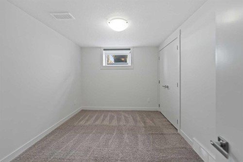 38 Westwood Drive Sw, Calgary, AB - Indoor Photo Showing Other Room