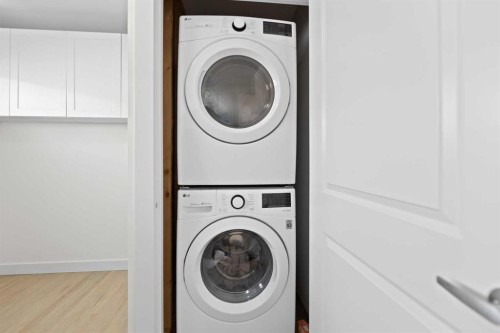 38 Westwood Drive Sw, Calgary, AB - Indoor Photo Showing Laundry Room