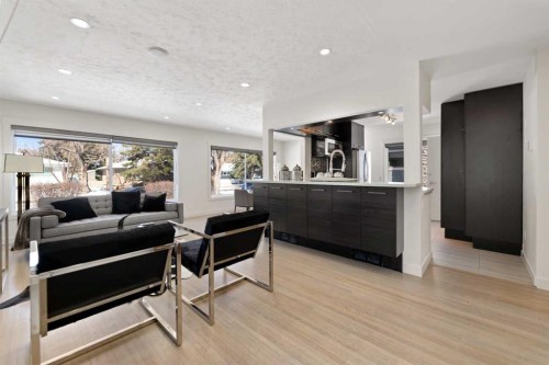 38 Westwood Drive Sw, Calgary, AB - Indoor Photo Showing Living Room