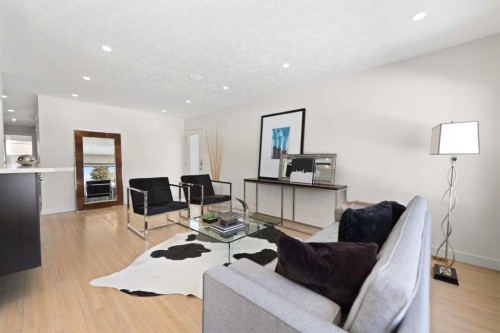 38 Westwood Drive Sw, Calgary, AB - Indoor Photo Showing Living Room