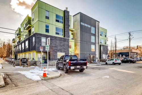 304-1740 9 Street NW Calgary, AB T2M 4Z5