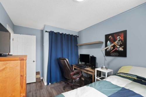 79 Macewan Meadow Rise Nw, Calgary, AB - Indoor Photo Showing Bedroom