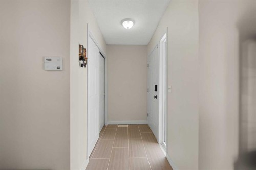 79 Macewan Meadow Rise Nw, Calgary, AB - Indoor Photo Showing Other Room