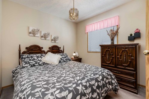 374 Martindale Boulevard Ne, Calgary, AB - Indoor Photo Showing Bedroom